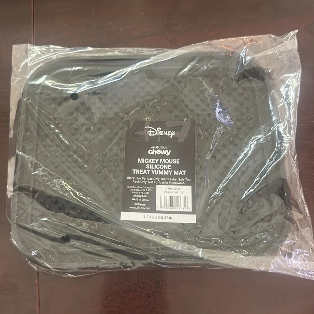 ❤️ 🆕 Disney Mickey Silicone Dog & Cat Lick Mat-NWT